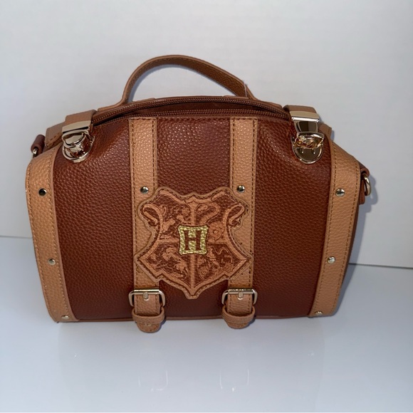 NWT HARRY POTTER Hogwarts school trunk crossbody cosplay fandom purse - Picture 7 of 7